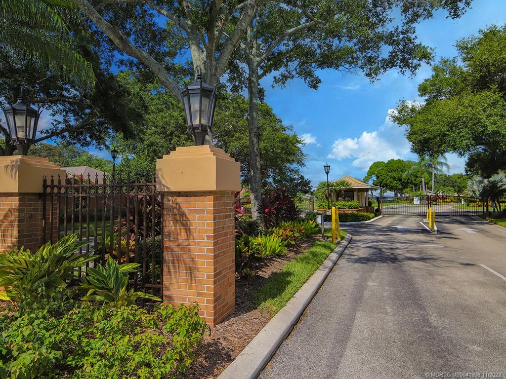 1120 SW Elm Grove Ct