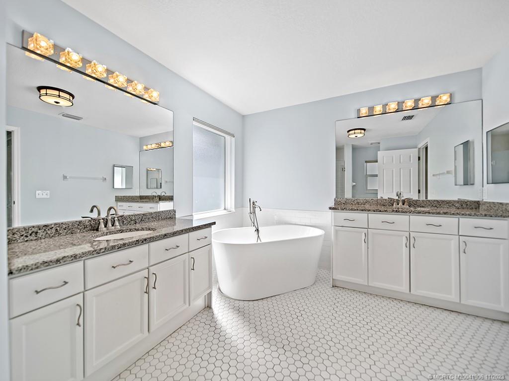 1120 SW Elm Grove Ct