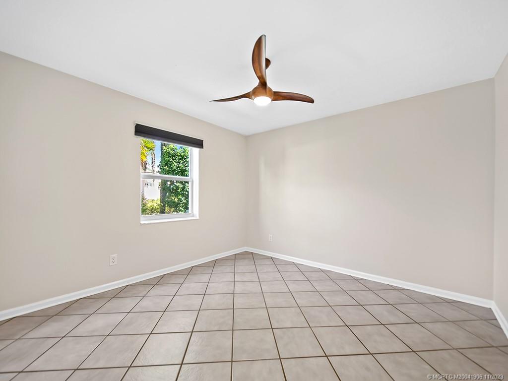 1120 SW Elm Grove Ct