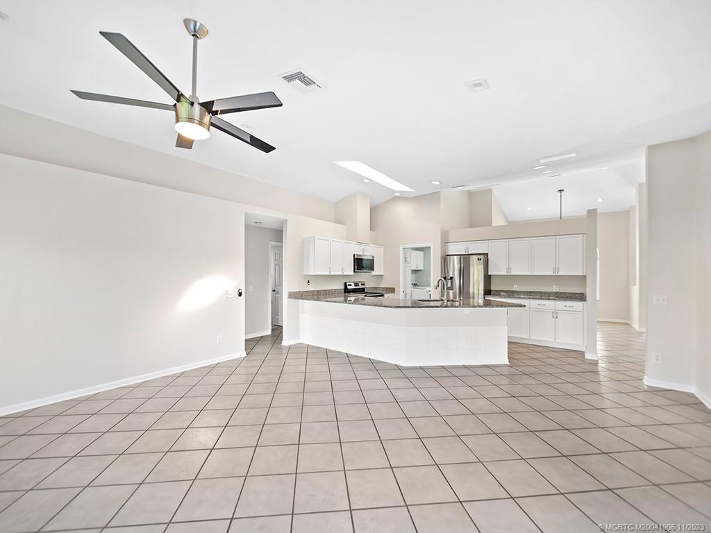 1120 SW Elm Grove Ct