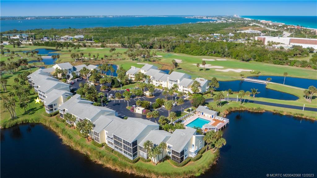 5575 NE Gulfstream Way