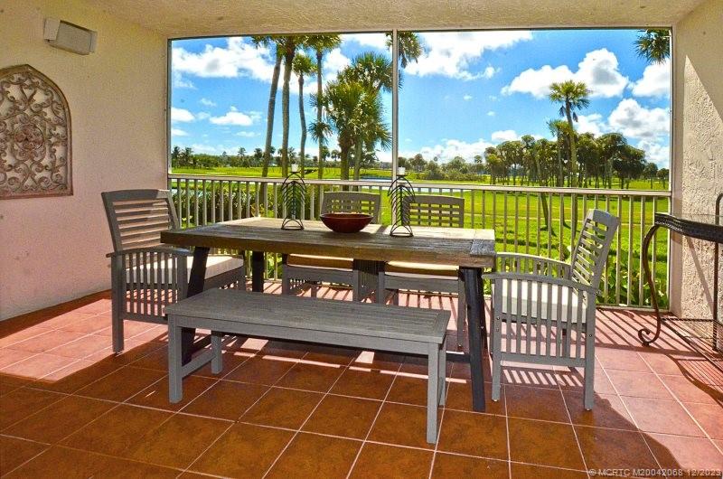 5575 NE Gulfstream Way