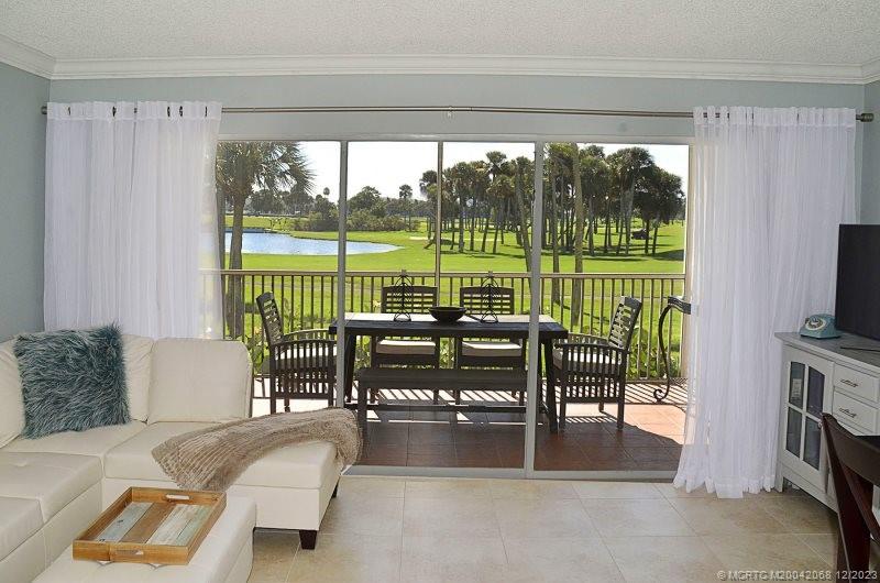 5575 NE Gulfstream Way