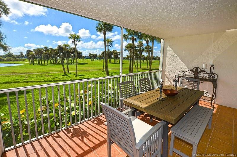 5575 NE Gulfstream Way