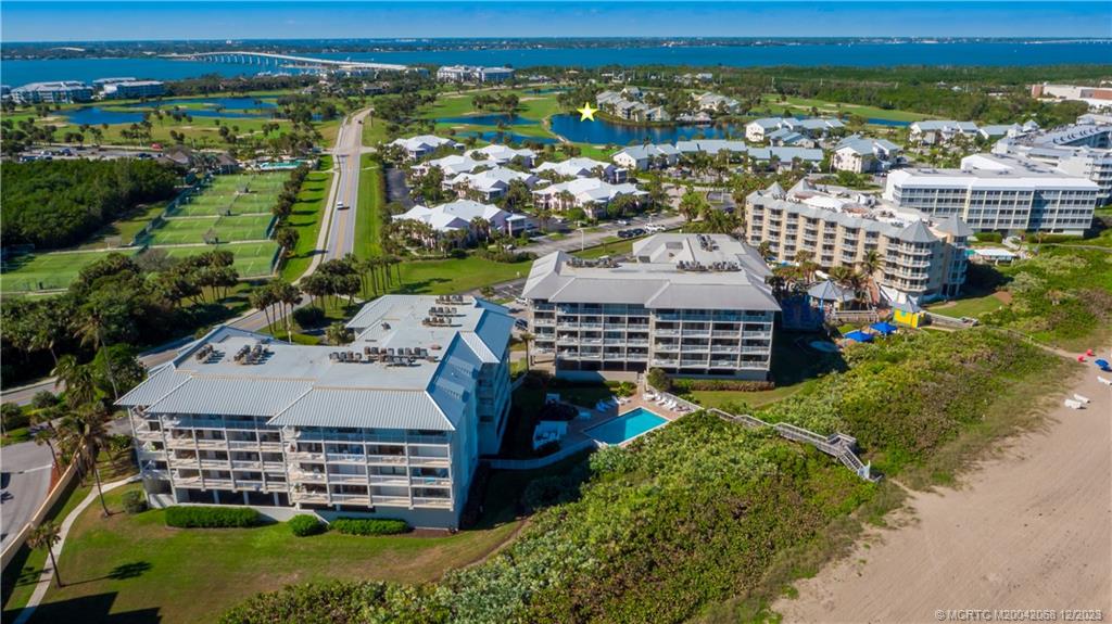 5575 NE Gulfstream Way