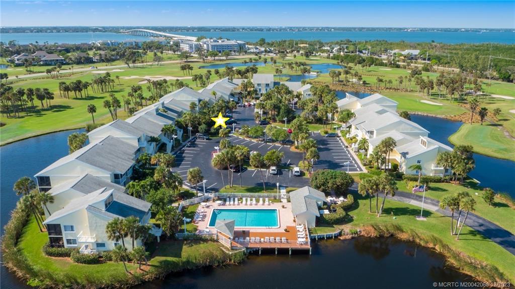 5575 NE Gulfstream Way