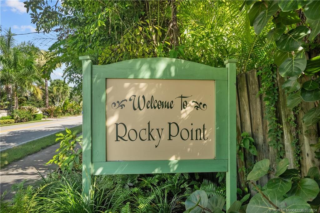 5200 SE Schooner Oaks Way