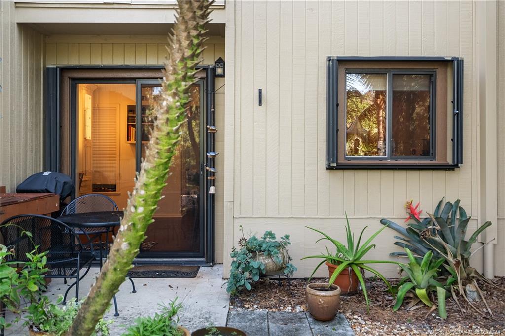 5200 SE Schooner Oaks Way