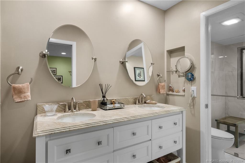 5200 SE Schooner Oaks Way