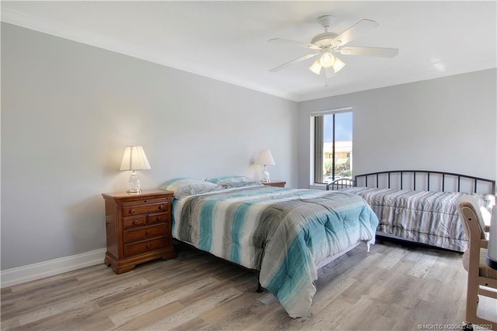 5323 SE Miles Grant Road 206