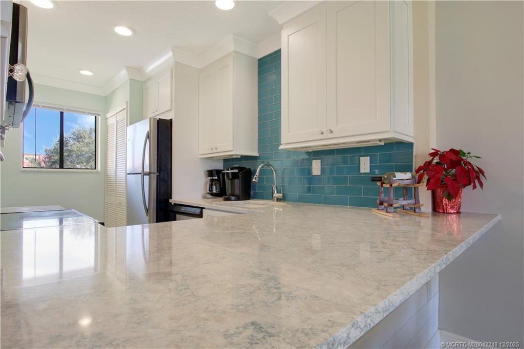 5323 SE Miles Grant Road 206