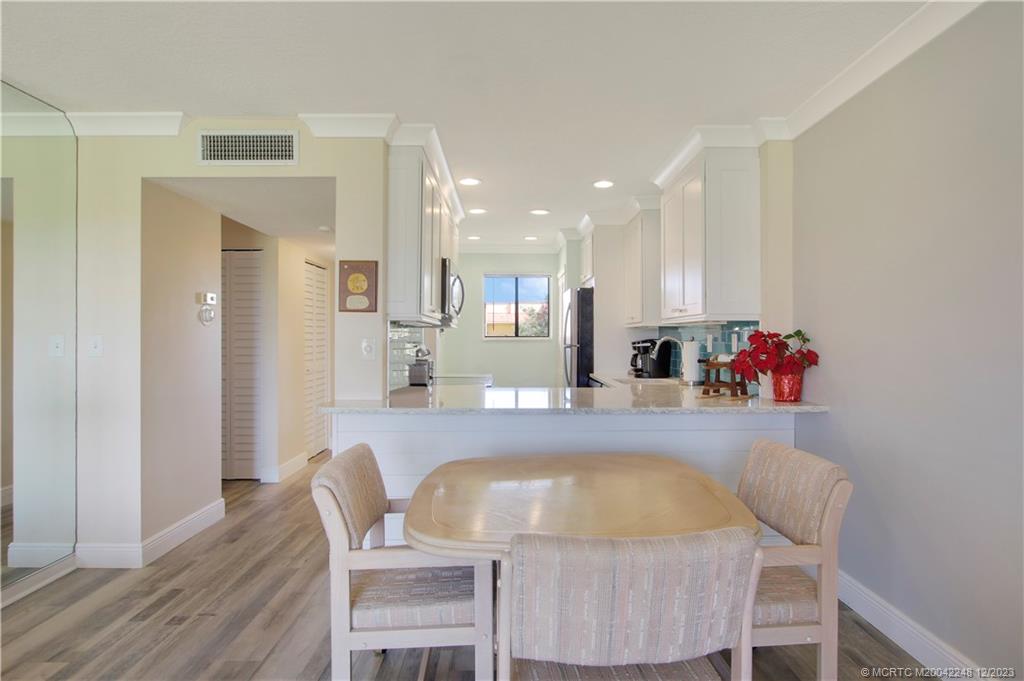 5323 SE Miles Grant Road 206