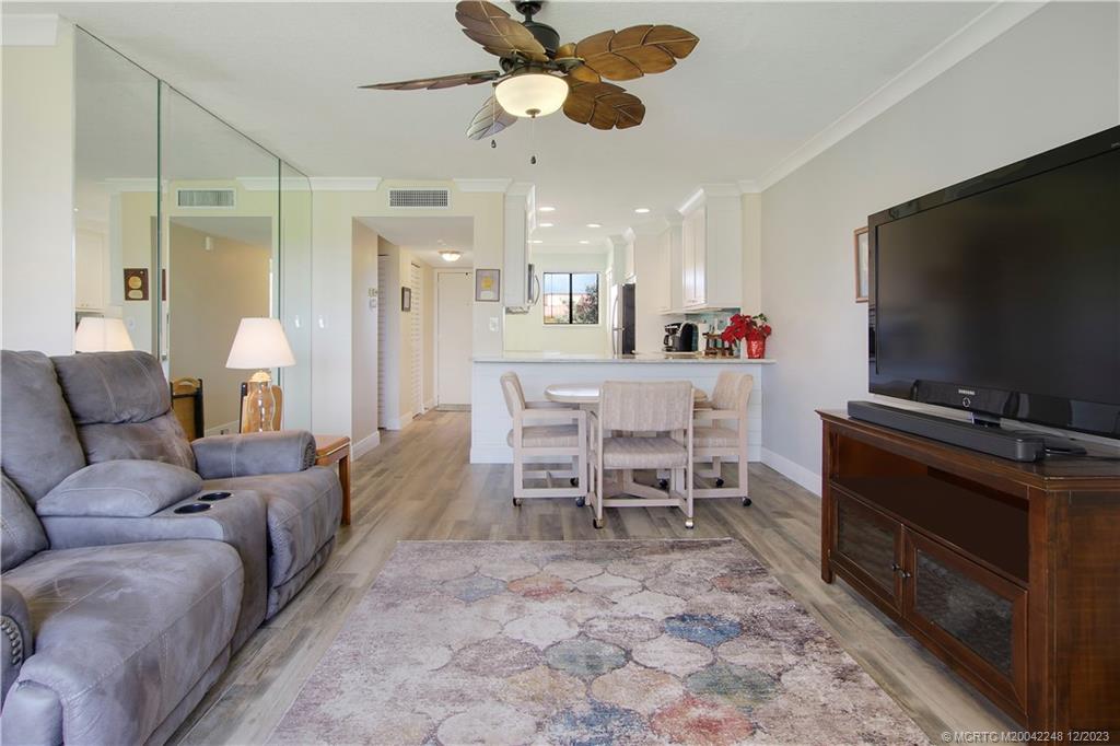 5323 SE Miles Grant Road 206