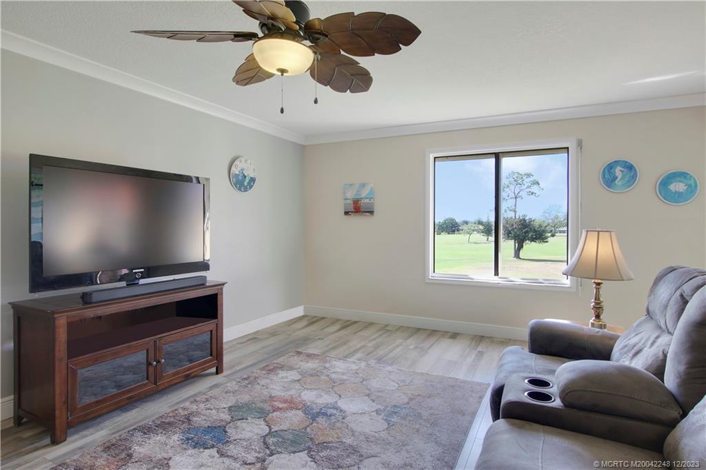 5323 SE Miles Grant Road 206