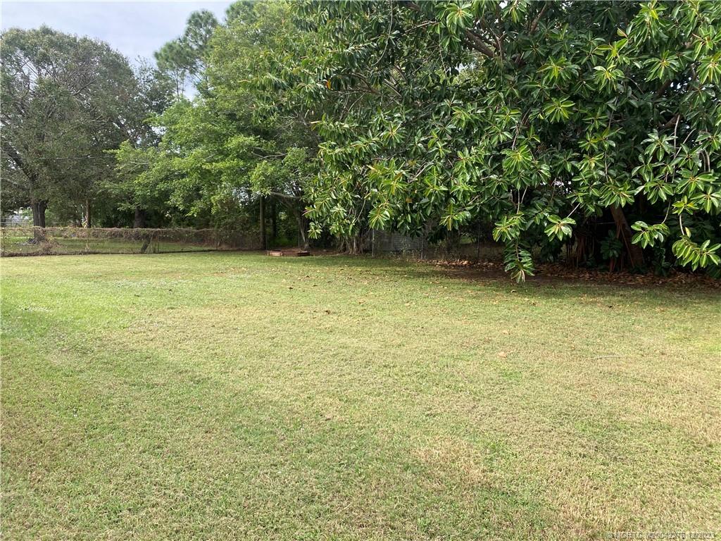 549 SW Carter Street