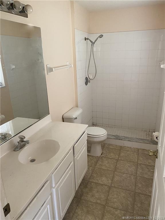 549 SW Carter Street