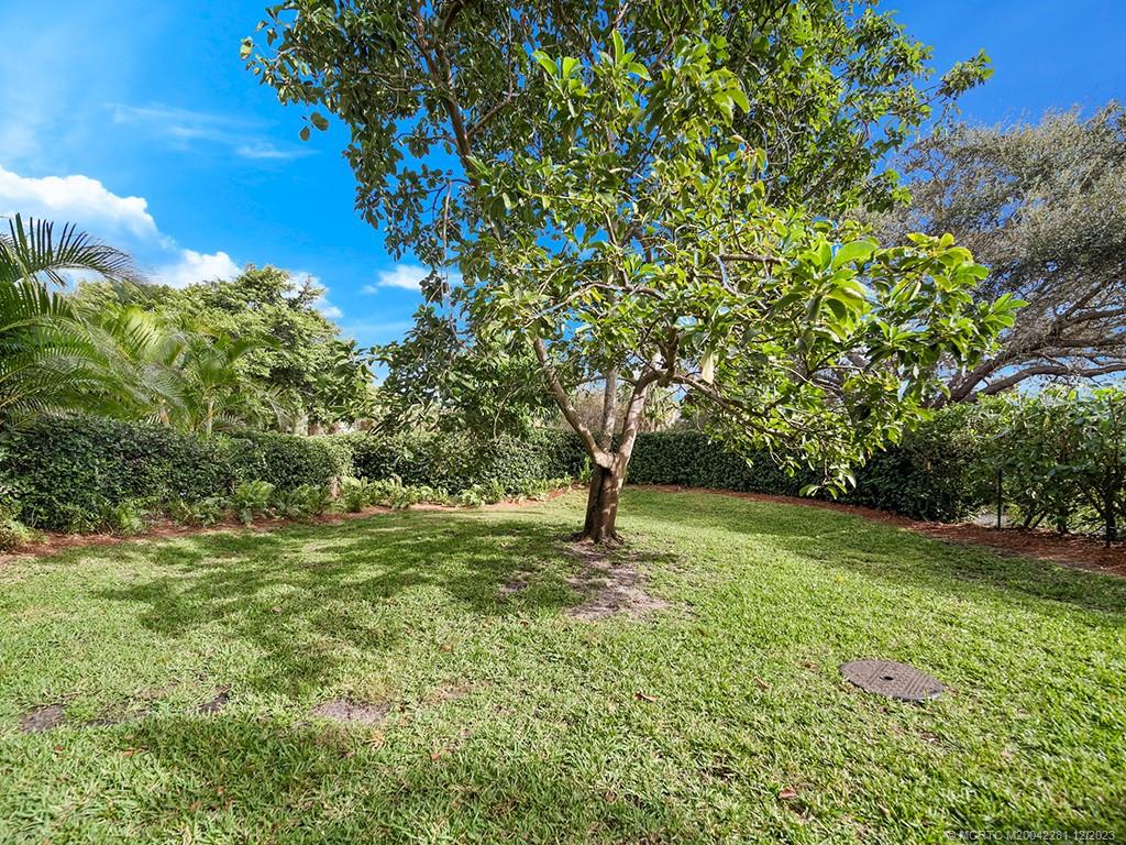 200 SE Pelican Drive