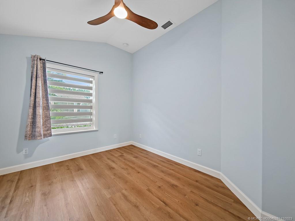 200 SE Pelican Drive