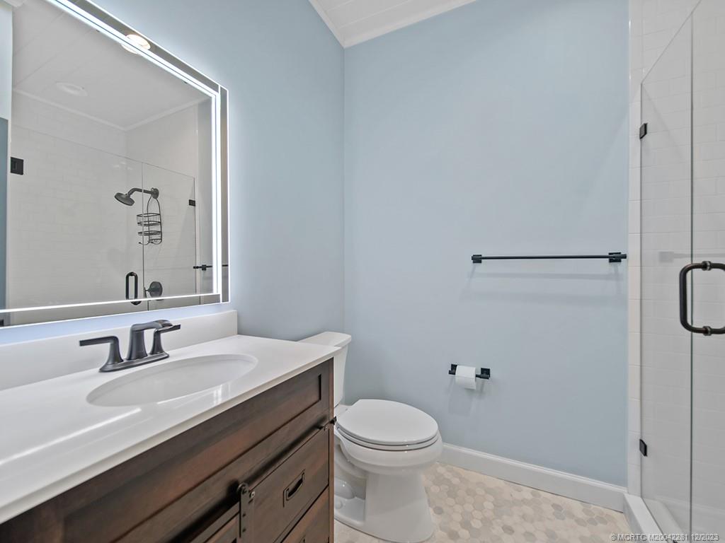 200 SE Pelican Drive