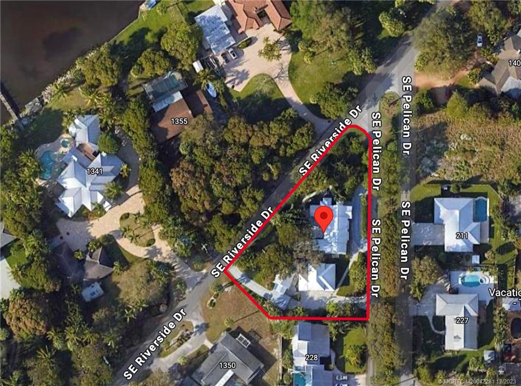 200 SE Pelican Drive