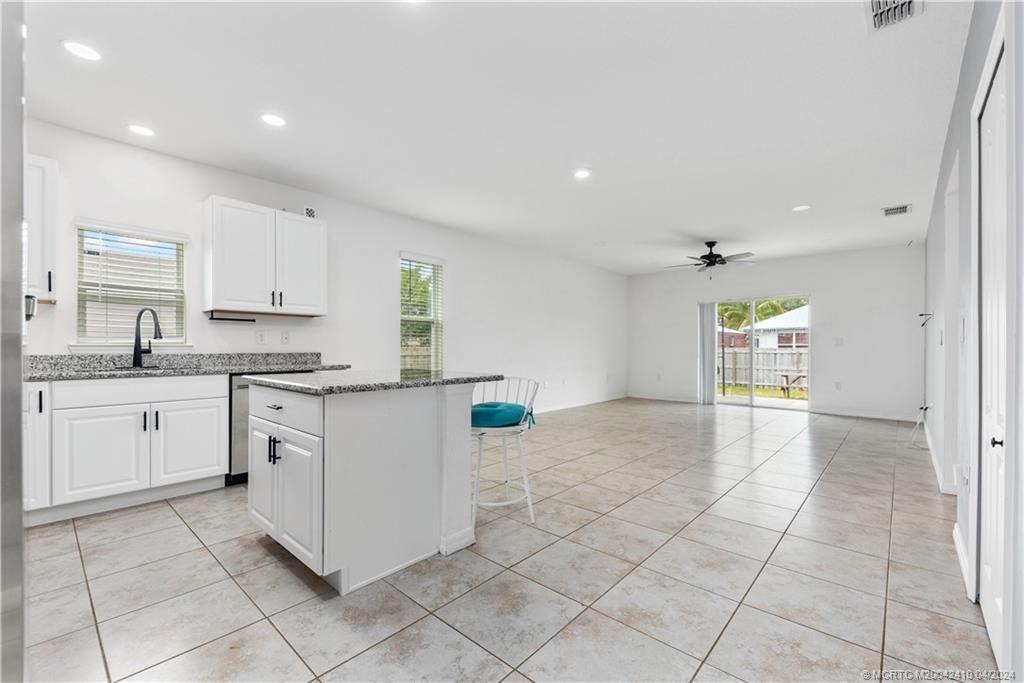 1156 SW Ithaca Street