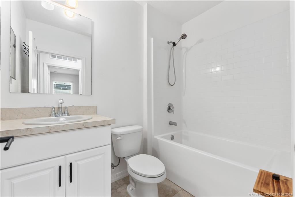 1156 SW Ithaca Street