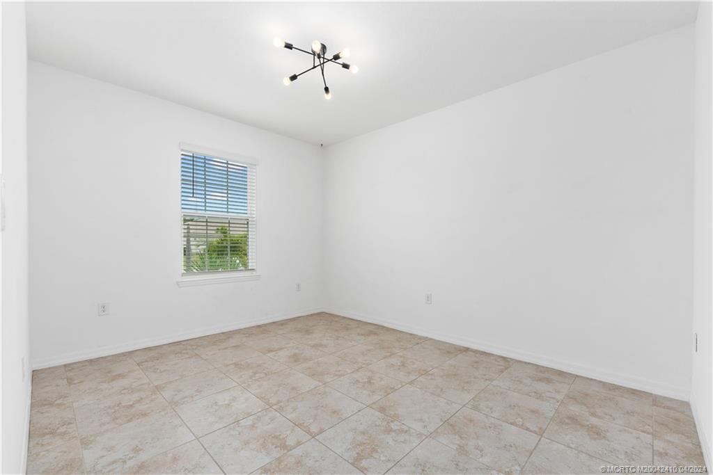 1156 SW Ithaca Street