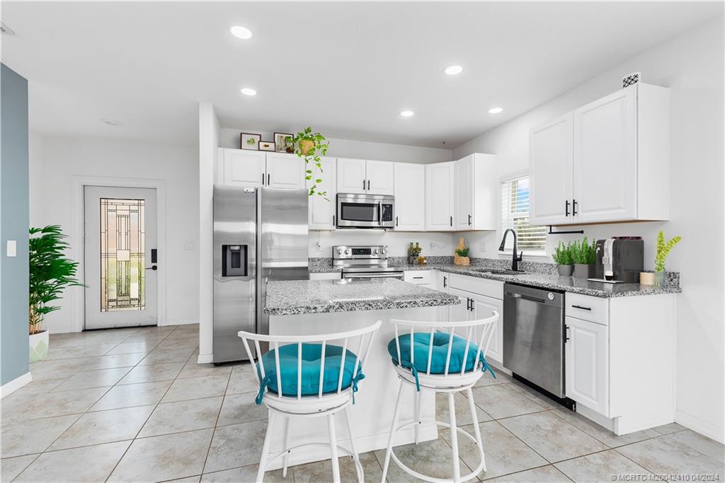 1156 SW Ithaca Street