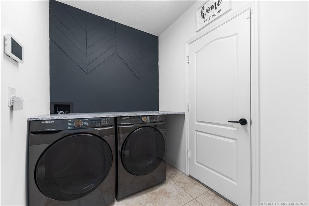 1156 SW Ithaca Street