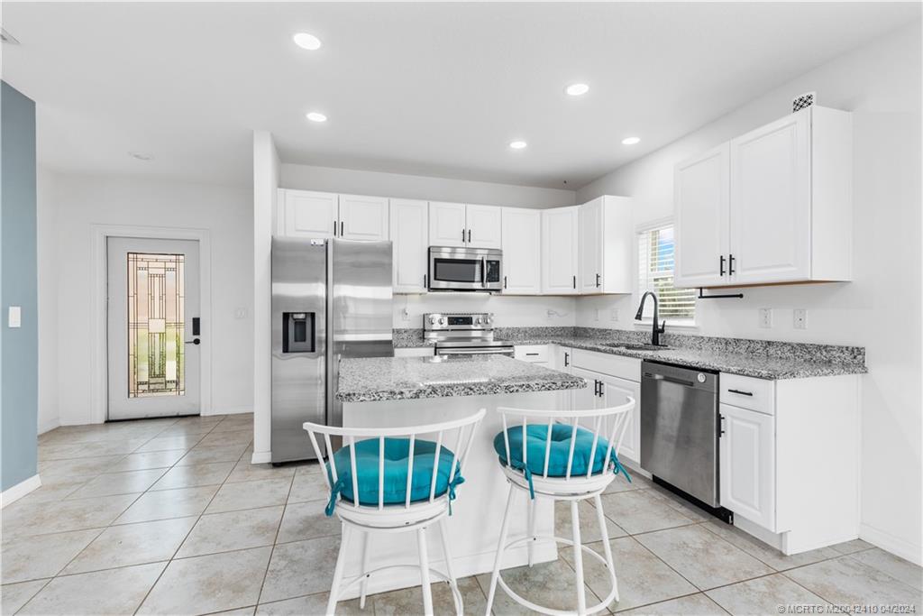 1156 SW Ithaca Street