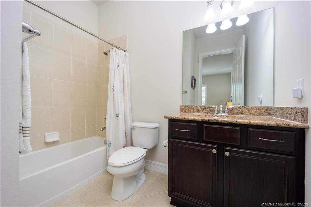 1092 SW Scrub Oak Avenue