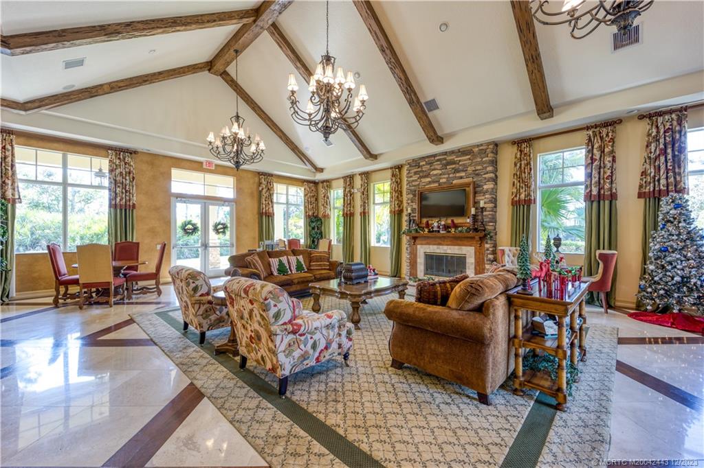 1092 SW Scrub Oak Avenue