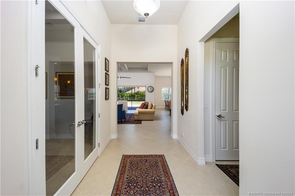 1092 SW Scrub Oak Avenue