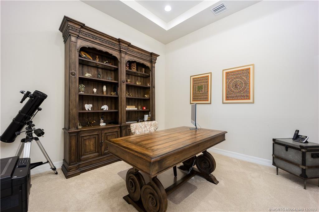 1092 SW Scrub Oak Avenue