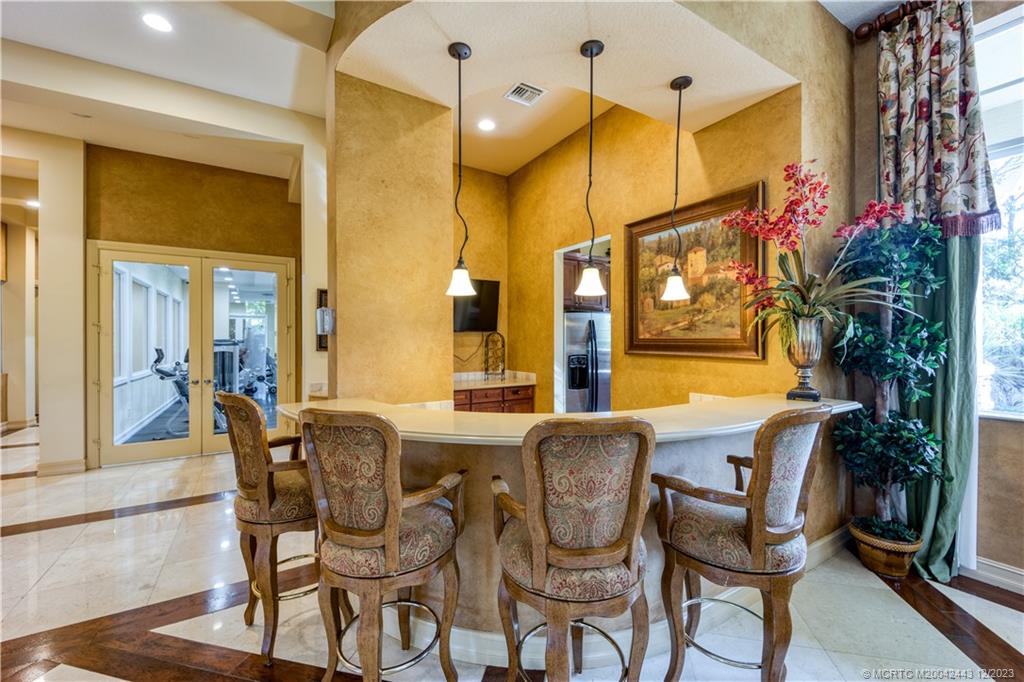 1092 SW Scrub Oak Avenue