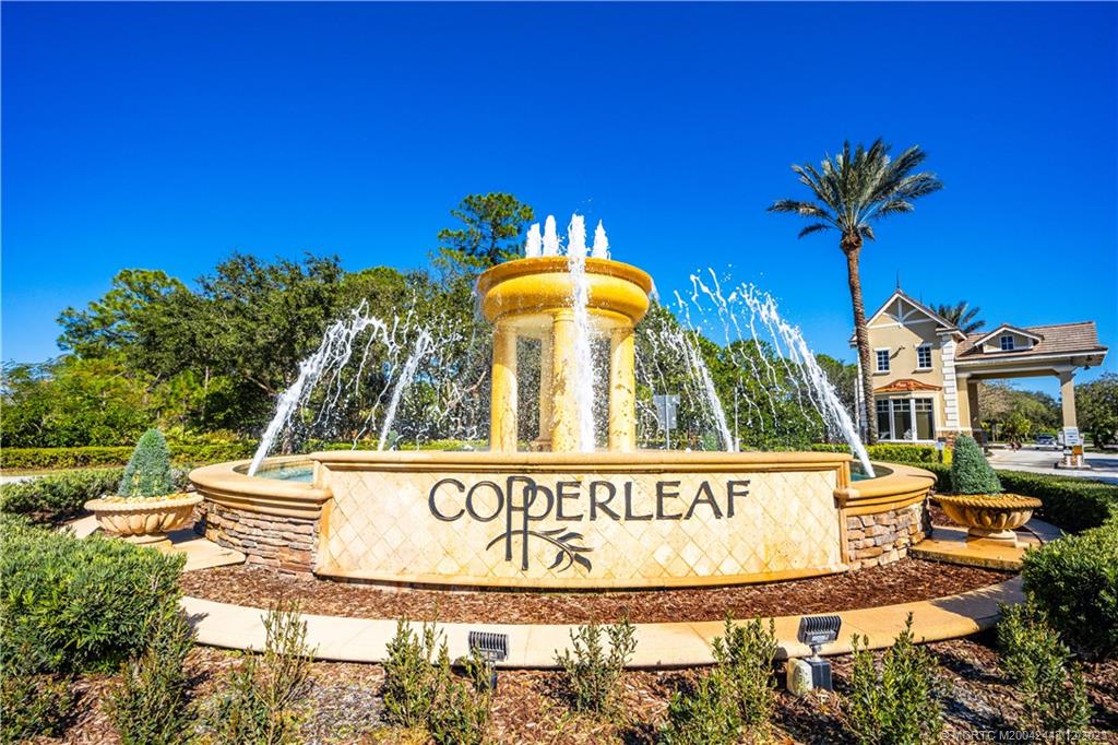 1092 SW Scrub Oak Avenue