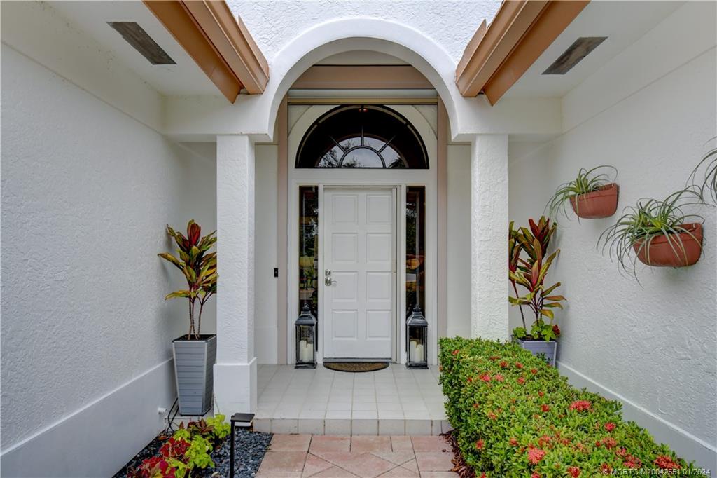 3290 SE Cambridge Drive