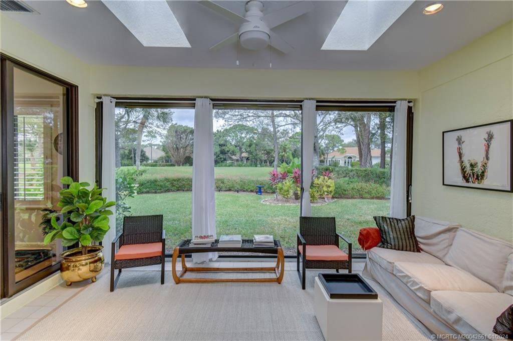 3290 SE Cambridge Drive