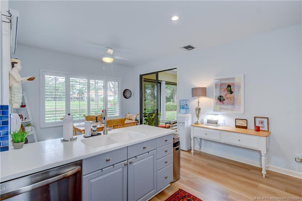 3290 SE Cambridge Drive