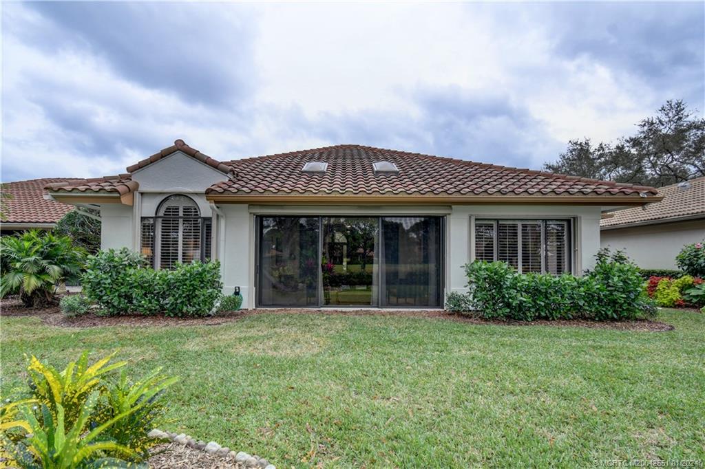 3290 SE Cambridge Drive