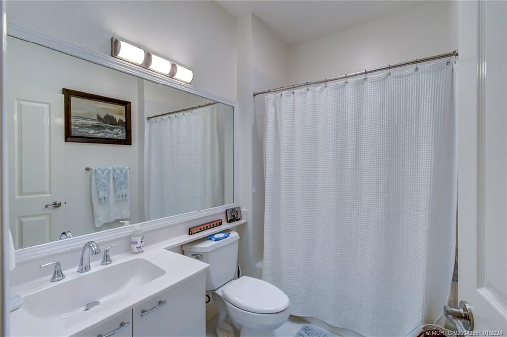 3290 SE Cambridge Drive