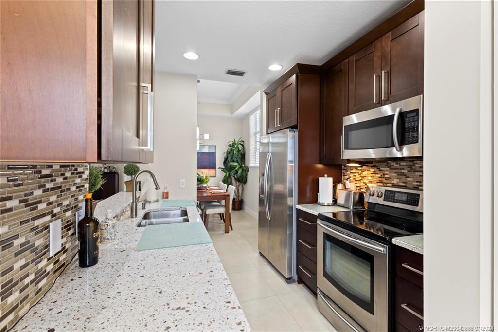 5800 NE Island Cove Way 2401