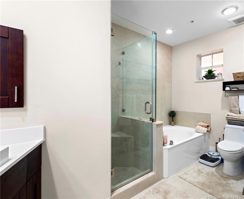 5800 NE Island Cove Way 2401