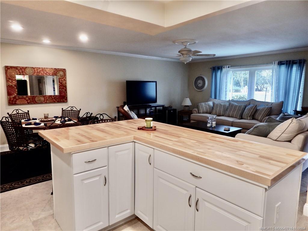 1800 SE Saint Lucie Blvd 7-103