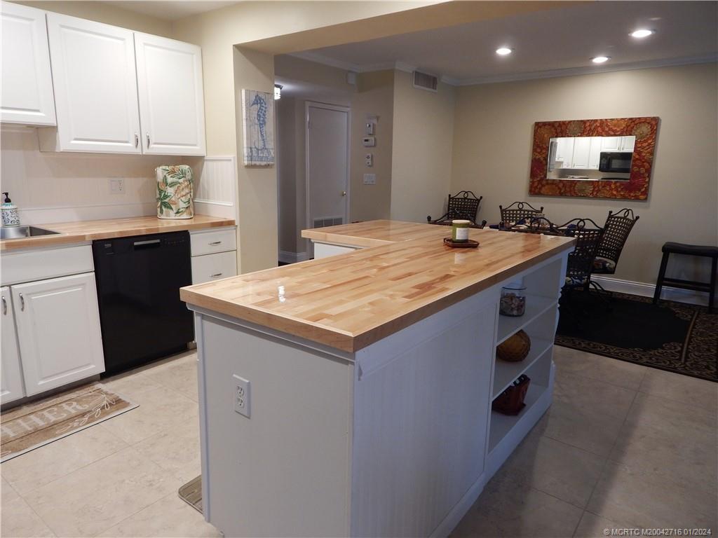 1800 SE Saint Lucie Blvd 7-103