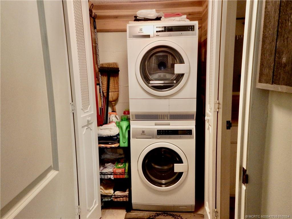 1800 SE Saint Lucie Blvd 7-103