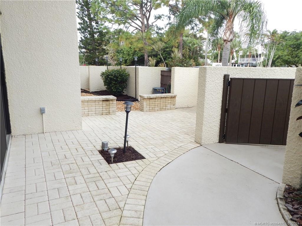 1800 SE Saint Lucie Blvd 7-103