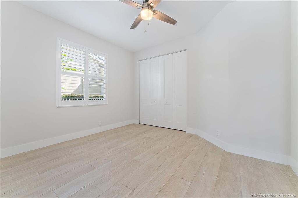 565 SW Yacht Basin Way