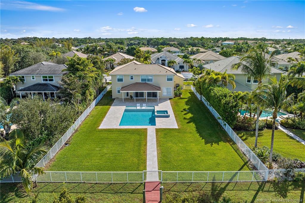 565 SW Yacht Basin Way