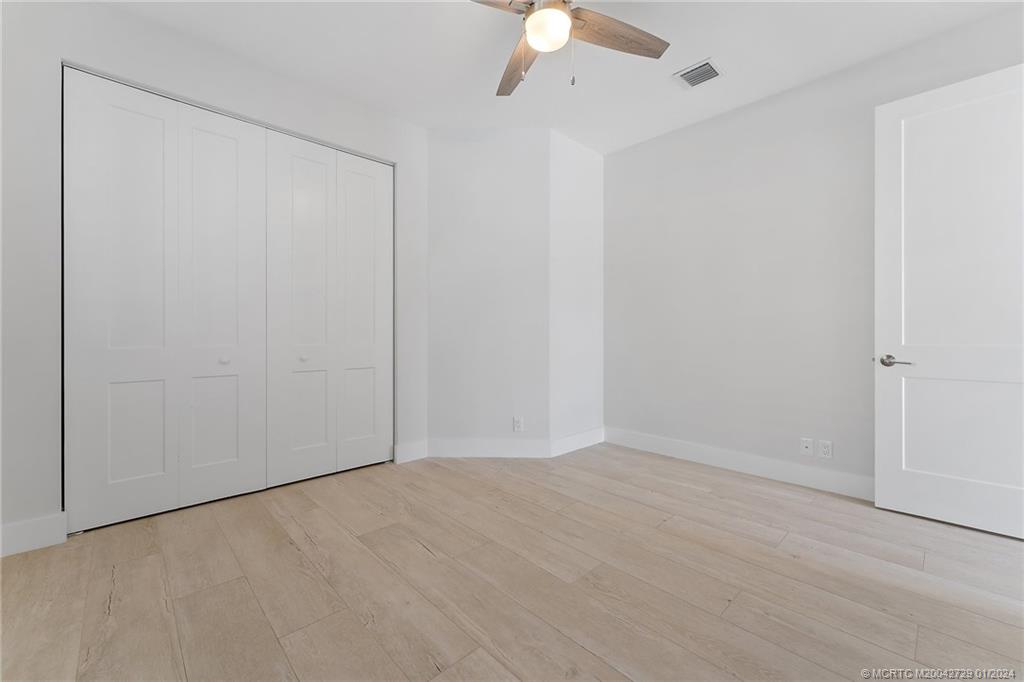 565 SW Yacht Basin Way